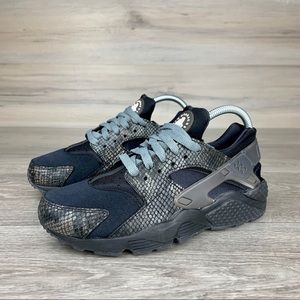 Custom Nike Air Huarache Snake running shoes